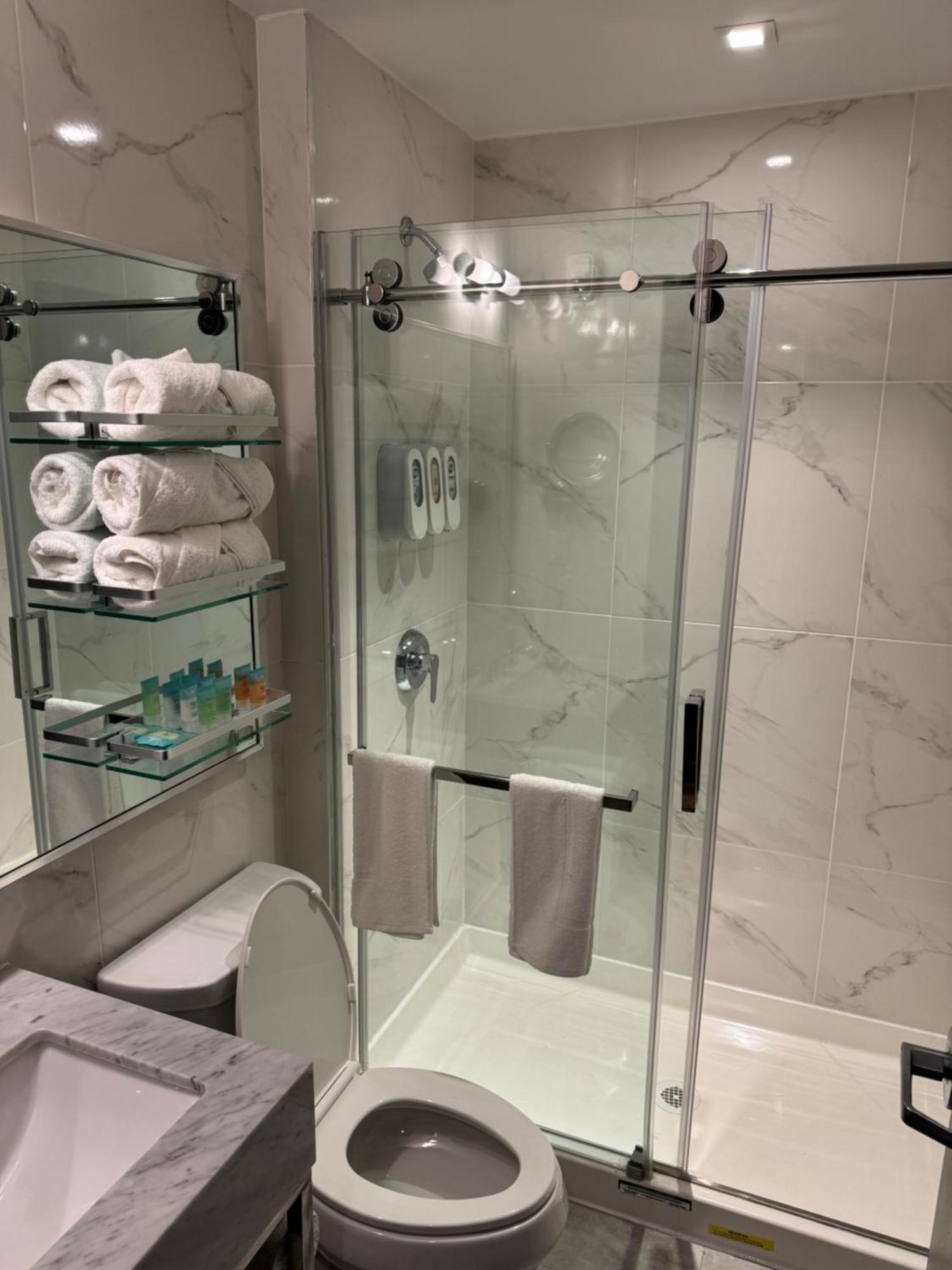 Hotel Mirage Brooklyn New York Ngoại thất bức ảnh