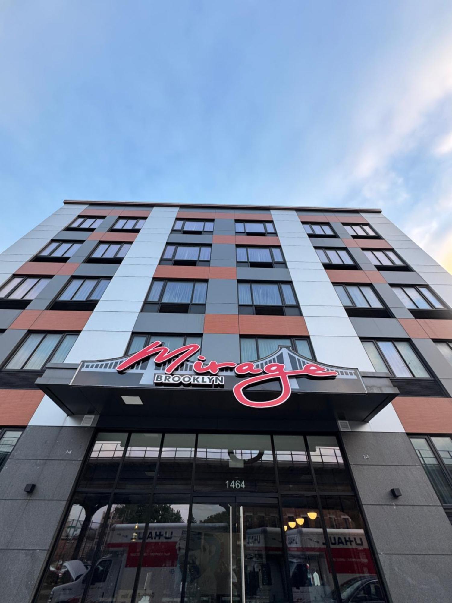 Hotel Mirage Brooklyn New York Ngoại thất bức ảnh